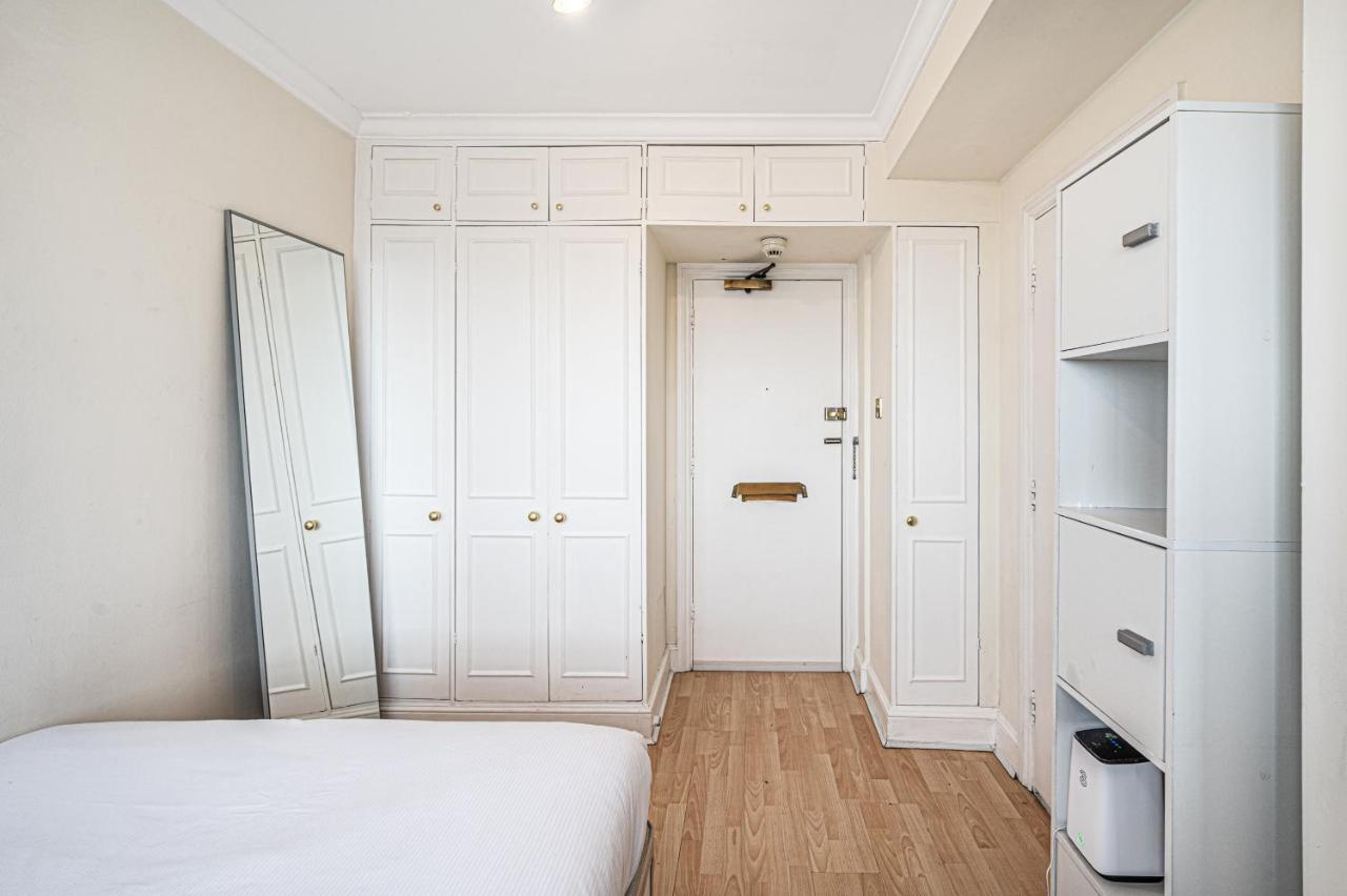 South Kensington Excellent Location Studio At Chelsea Cloister Hotel ลอนดอน ภายนอก รูปภาพ